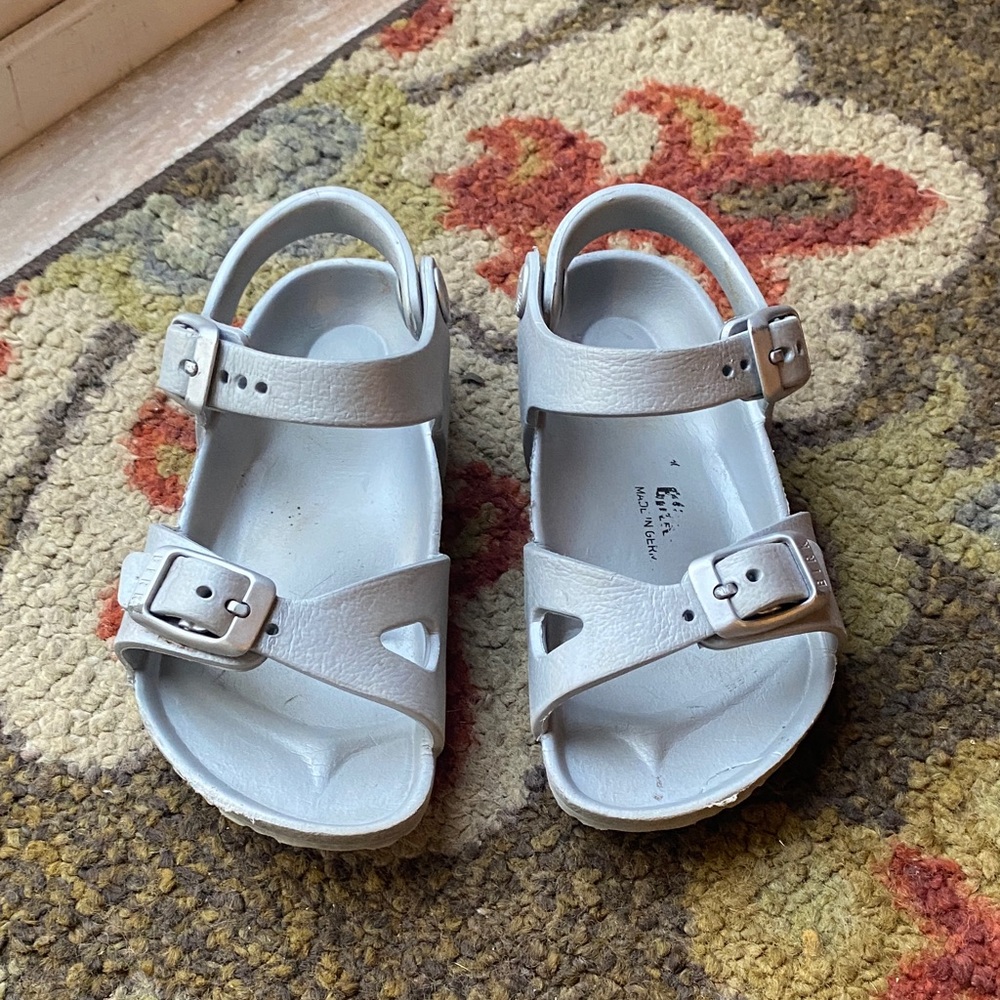 Birkenstock Rio Sandals Toddler size 6